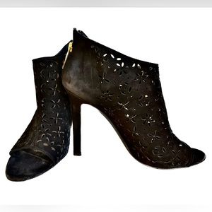 Tamara Mellon open-toed cut-out booties - black suede - size 39